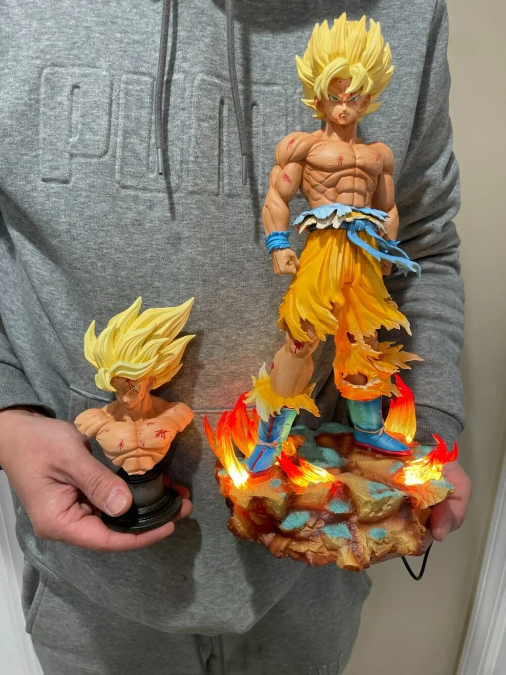 Dragon Ball Son Goku Figure Statue Base Super Saiyan Yellow Hair Anime LED Light